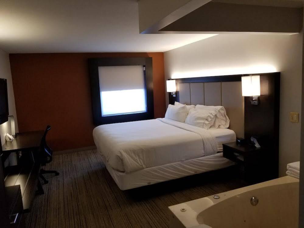 Holiday Inn Express Birch Run-Frankenmuth Area By Ihg Eksteriør bilde